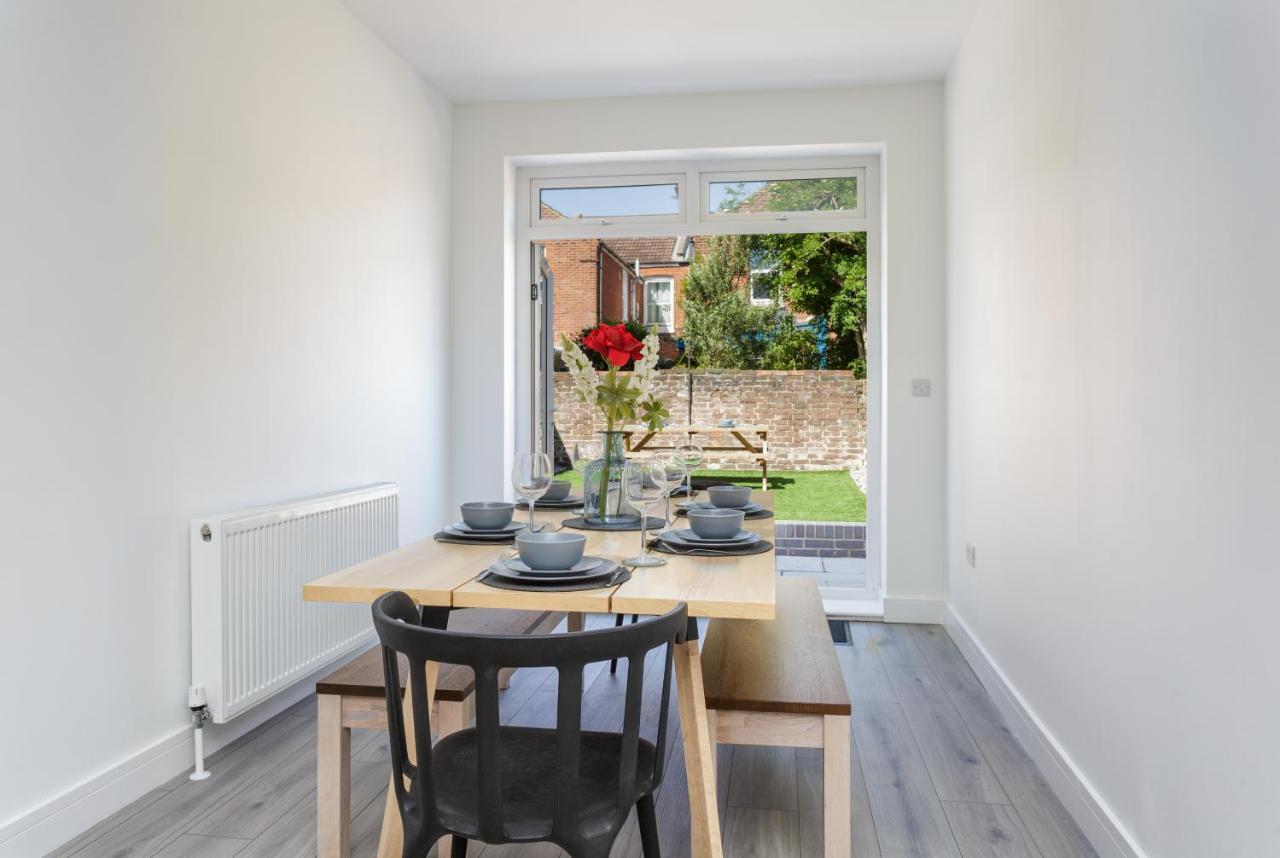 Harold House - Modern Open Plan 4 Bedroom, 3 Bathroom House In Central Southsea, Portsmouth Dış mekan fotoğraf